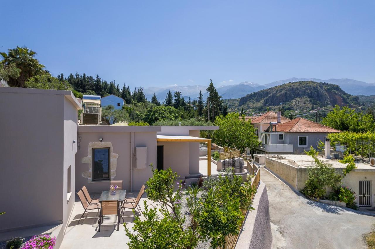 Villa Eva Provarma 외부 사진